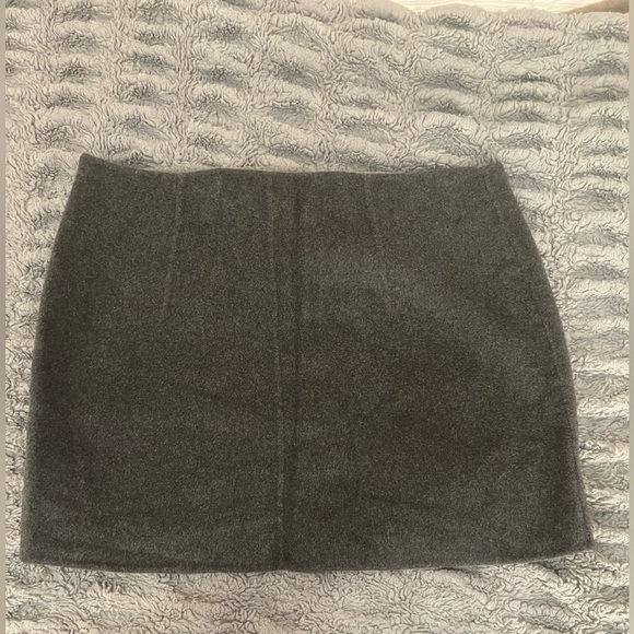 Express Wool Skirt - Picture 2 of 4